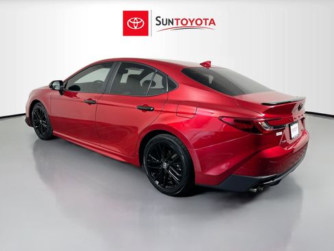 Used 2025 Toyota Camry SE FWD image 6