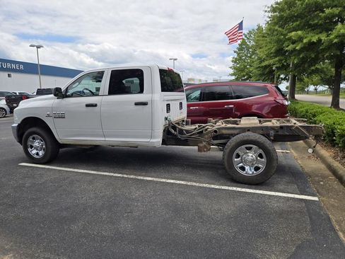 Used 2018 RAM 2500 Tradesman w/ Chrome Appearance Group AWD/4WD image 4