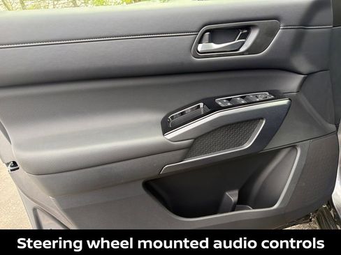 New 2026 Nissan Pathfinder SL AWD/4WD image 12