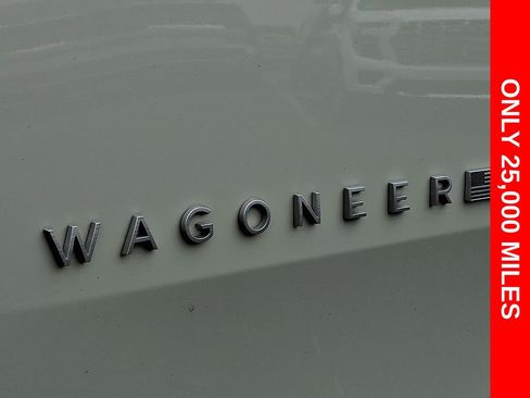 Used 2022 Jeep Wagoneer Series III w/ Premium Group I AWD/4WD image 34