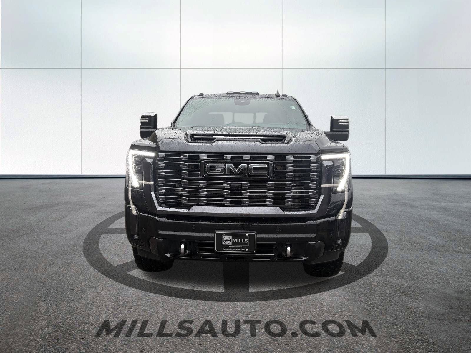 Used 2024 GMC Sierra 3500 Denali Ultimate AWD/4WD image 2