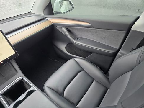 Used 2023 Tesla Model Y Long Range image 22