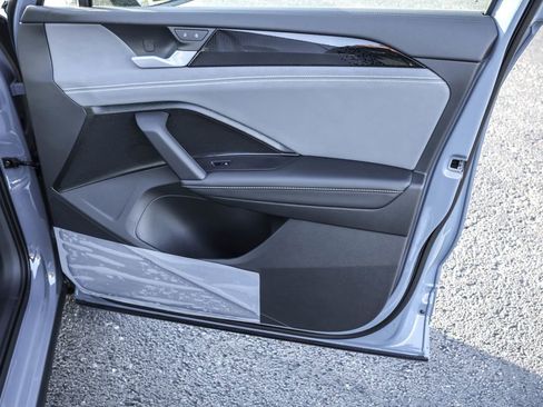 New 2026 Volkswagen Tiguan SE R-Line image 42