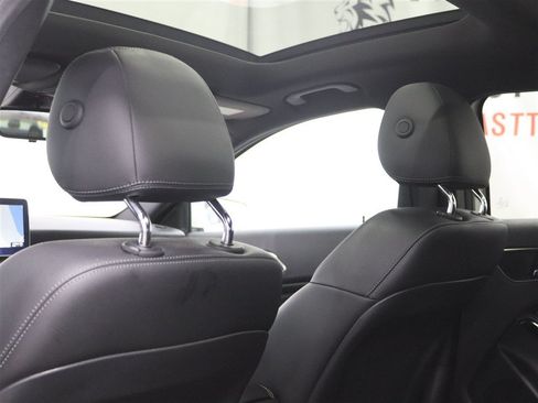 Used 2018 Mercedes-Benz GLA 250 4MATIC image 19