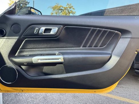 Used 2018 Ford Mustang GT Premium w/ GT Performance Package RWD image 29