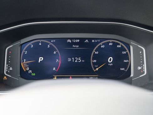 Certified 2025 Volkswagen Jetta GLI Autobahn image 24