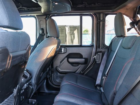 Used 2024 Jeep Wrangler Unlimited Rubicon w/ Convenience Group image 20