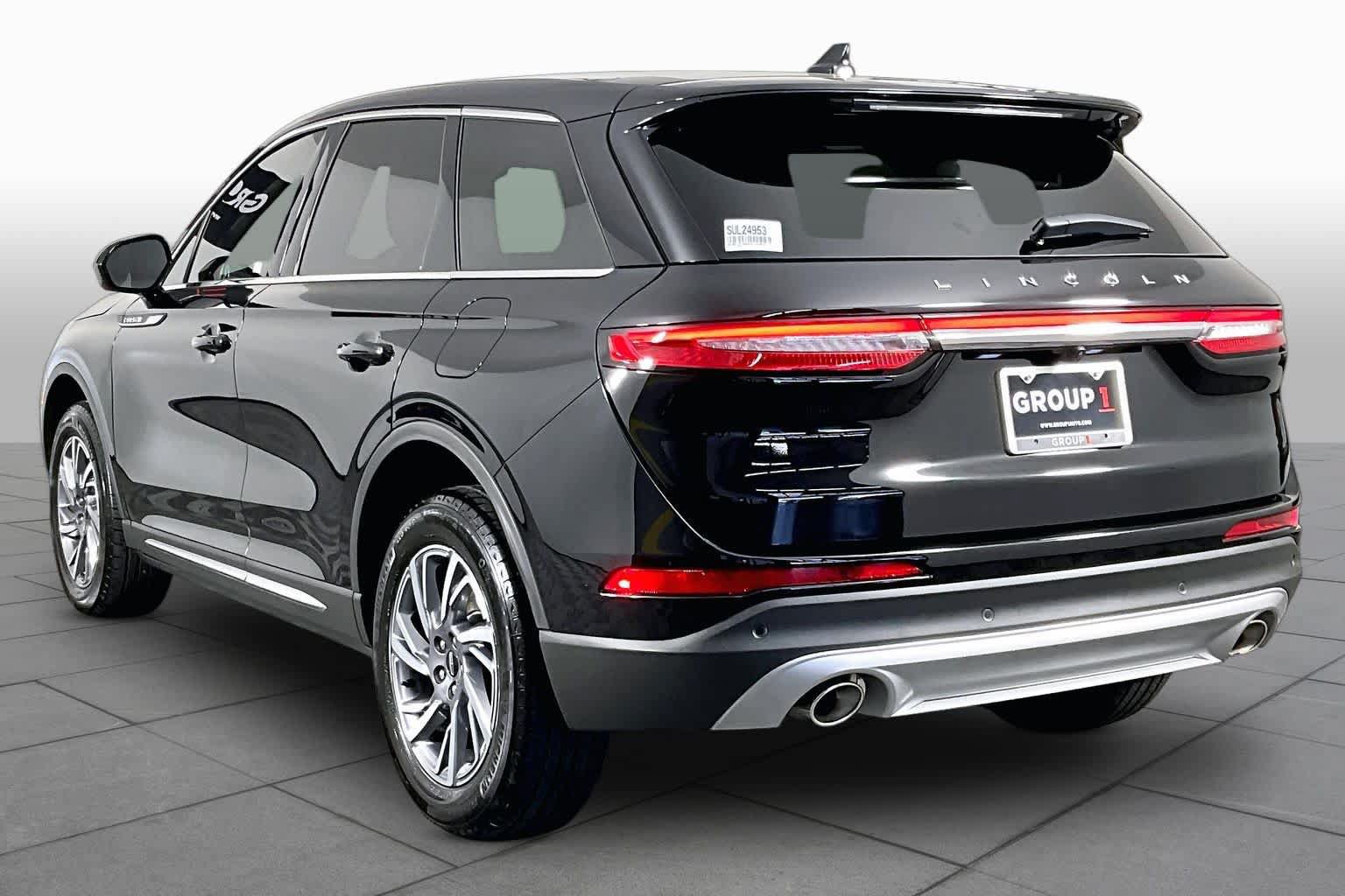 Used 2025 Lincoln Corsair FWD image 11