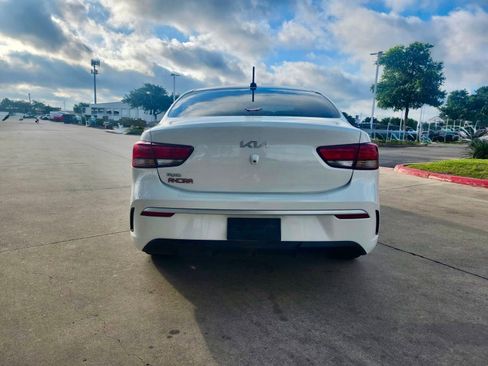 Used 2023 Kia Rio LX FWD image 4