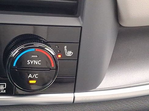 Used 2026 Nissan Rogue SV w/ SV Premium Package image 24