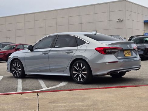 Used 2022 Honda Civic EX image 5