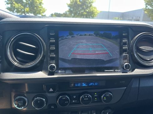 Used 2022 Toyota Tacoma TRD Sport AWD/4WD image 17