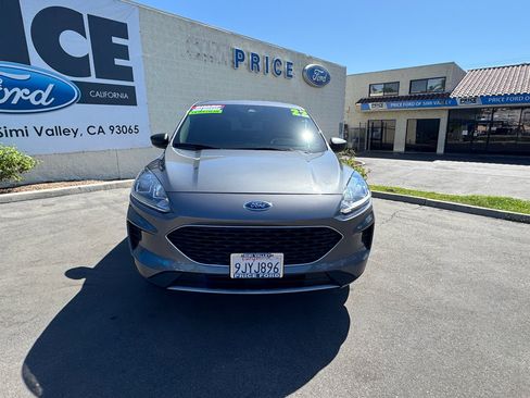 Used 2022 Ford Escape SE w/ Convenience Package image 2