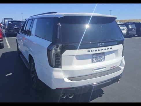 Used 2026 Chevrolet Suburban RST w/ RST Capability Package AWD/4WD image 7