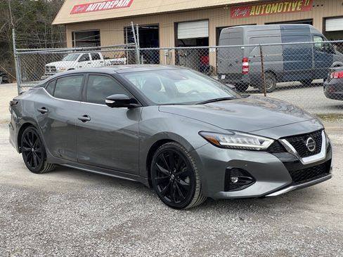 Used 2021 Nissan Maxima SR w/ Sport Mat Group image 3