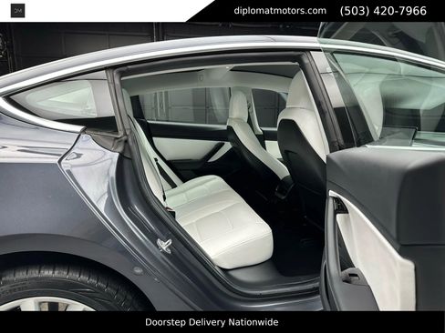Used 2018 Tesla Model 3 Long Range image 21