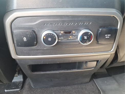 Used 2021 Ford Expedition XLT image 17