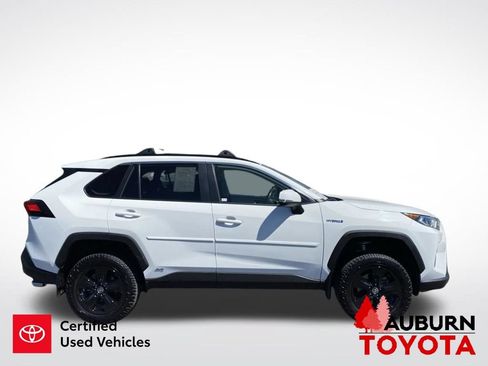 Certified 2021 Toyota RAV4 XLE w/ Convenience Package AWD/4WD image 9