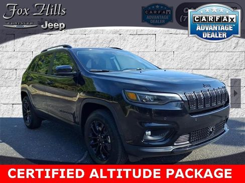 Certified 2023 Jeep Cherokee Altitude Lux image 1