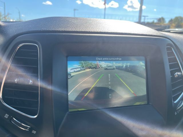 Used 2018 Jeep Compass Latitude w/ Popular Equipment Group AWD/4WD image 16