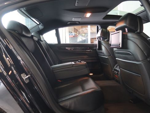 Used 2013 BMW 750Li RWD image 46