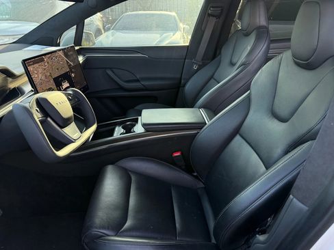 Used 2022 Tesla Model X Plaid image 16