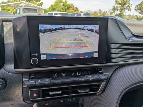 Used 2025 Toyota Camry SE FWD image 24