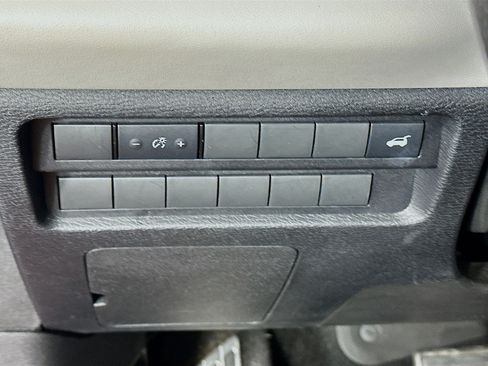Used 2025 Mitsubishi Outlander SEL AWD/4WD image 17