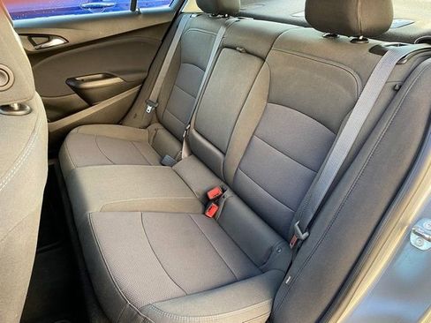 Used 2018 Chevrolet Cruze LT image 18