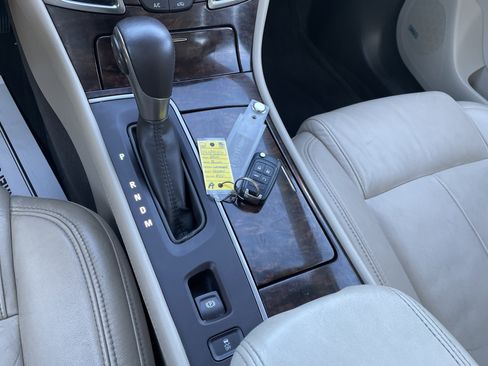 Used 2014 Buick LaCrosse Leather w/ Driver Confidence Package image 23