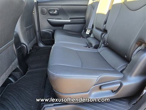 Used 2017 Toyota Prius V Five image 12