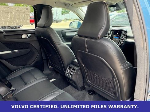 Certified 2025 Volvo XC40 B5 Plus AWD/4WD image 31