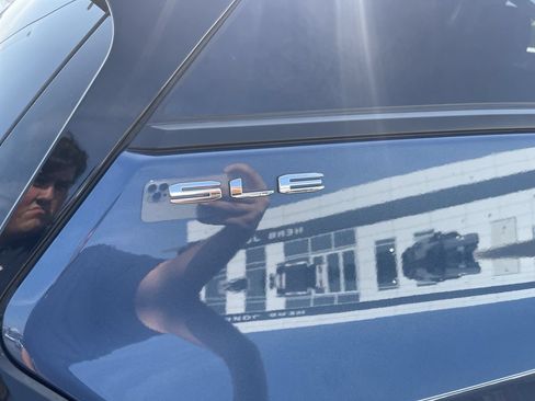 Used 2024 GMC Terrain SLE w/ Driver Convenience Package FWD image 32