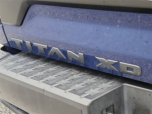 Used 2021 Nissan Titan PRO-4X w/ Pro-4x Convenience Package image 18