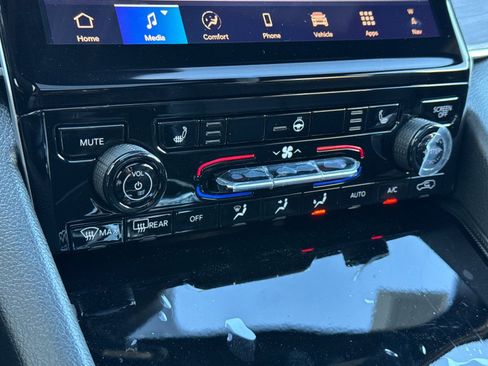 New 2025 Jeep Grand Cherokee L Limited AWD/4WD image 22