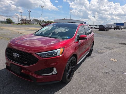 Used 2019 Ford Edge ST w/ Equipment Group 401A AWD/4WD image 3
