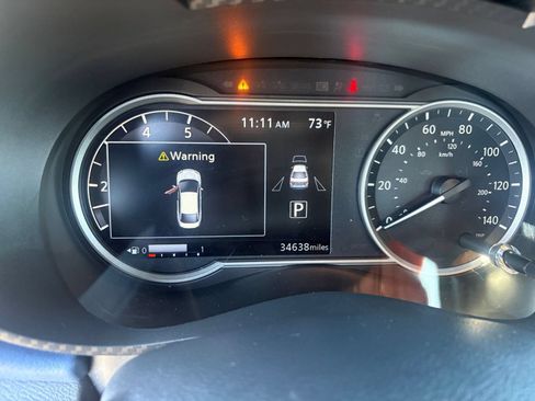 Used 2025 Nissan Versa SV FWD image 38