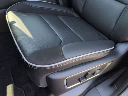 New 2026 RAM 1500 Laramie w/ Night Edition image 15