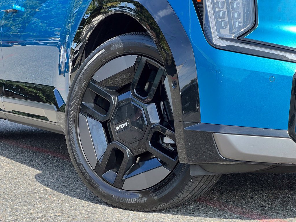 Certified 2024 Kia EV9 GT-Line AWD/4WD image 2
