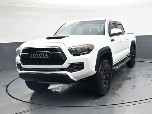 Used 2017 Toyota Tacoma TRD Pro AWD/4WD image 9