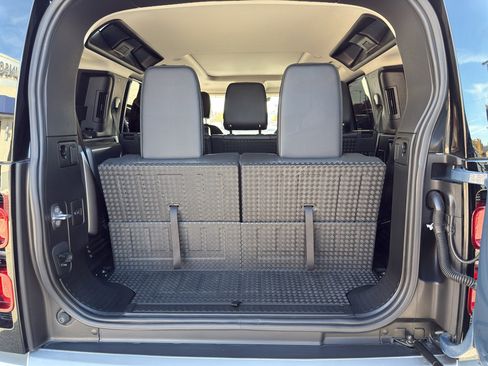 Used 2021 Land Rover Defender 110 S image 25