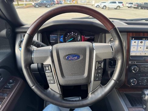 Used 2016 Ford Expedition EL Platinum image 12