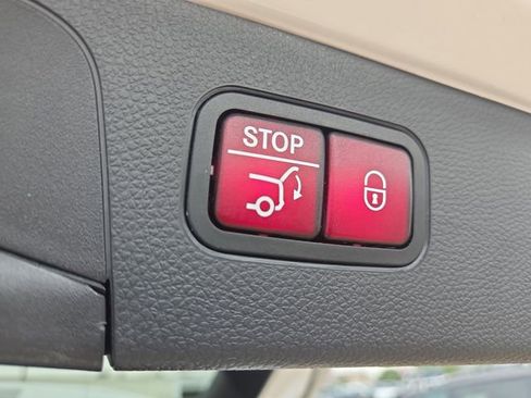 Used 2020 Mercedes-Benz GLC 300 GLC 300 image 17