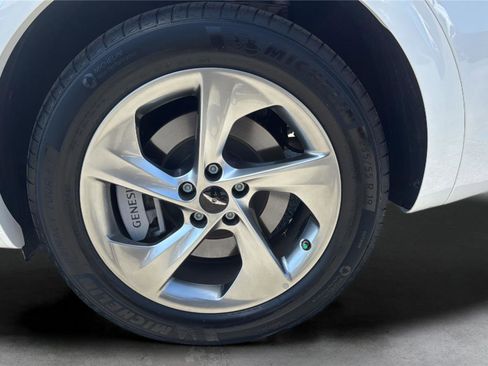 Used 2026 Genesis GV70 2.5T Select image 26