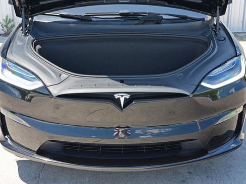 Used 2023 Tesla Model X image 8