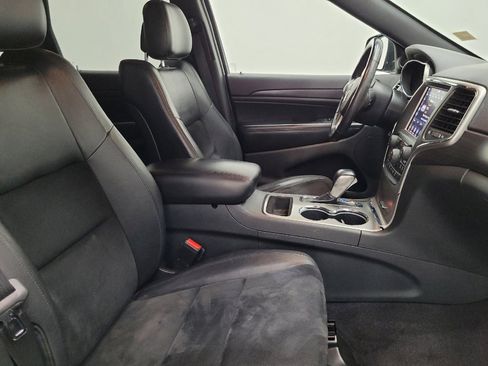 Used 2018 Jeep Grand Cherokee Altitude image 21