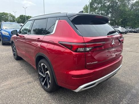 Used 2025 Mitsubishi Outlander SEL AWD/4WD image 3