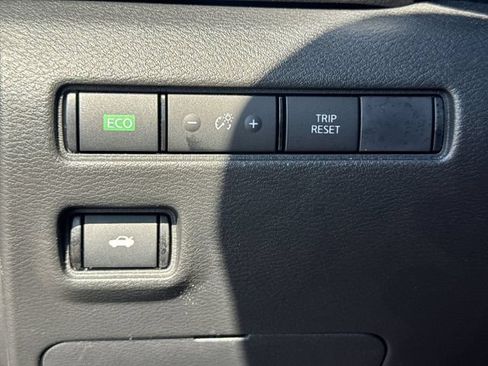 Used 2025 Nissan Sentra SV w/ All-Weather Package FWD image 17