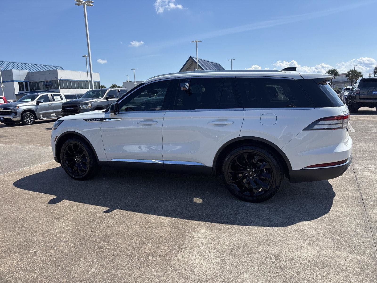 Used 2025 Lincoln Aviator Reserve w/ Luxury Package RWD image 19