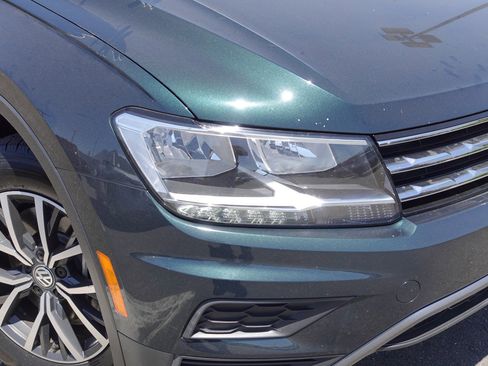 Used 2019 Volkswagen Tiguan SE AWD/4WD image 2